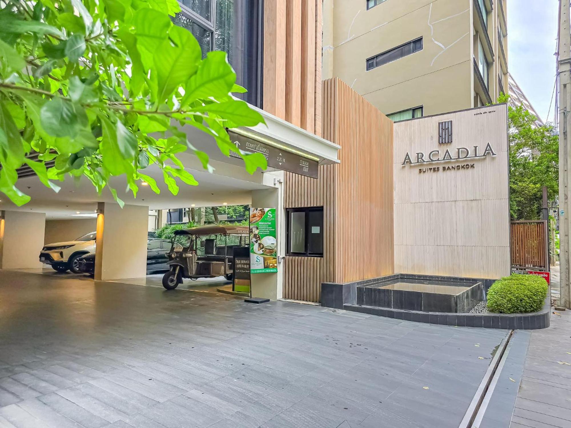 Arcadia Suites Bangkok Buitenkant foto