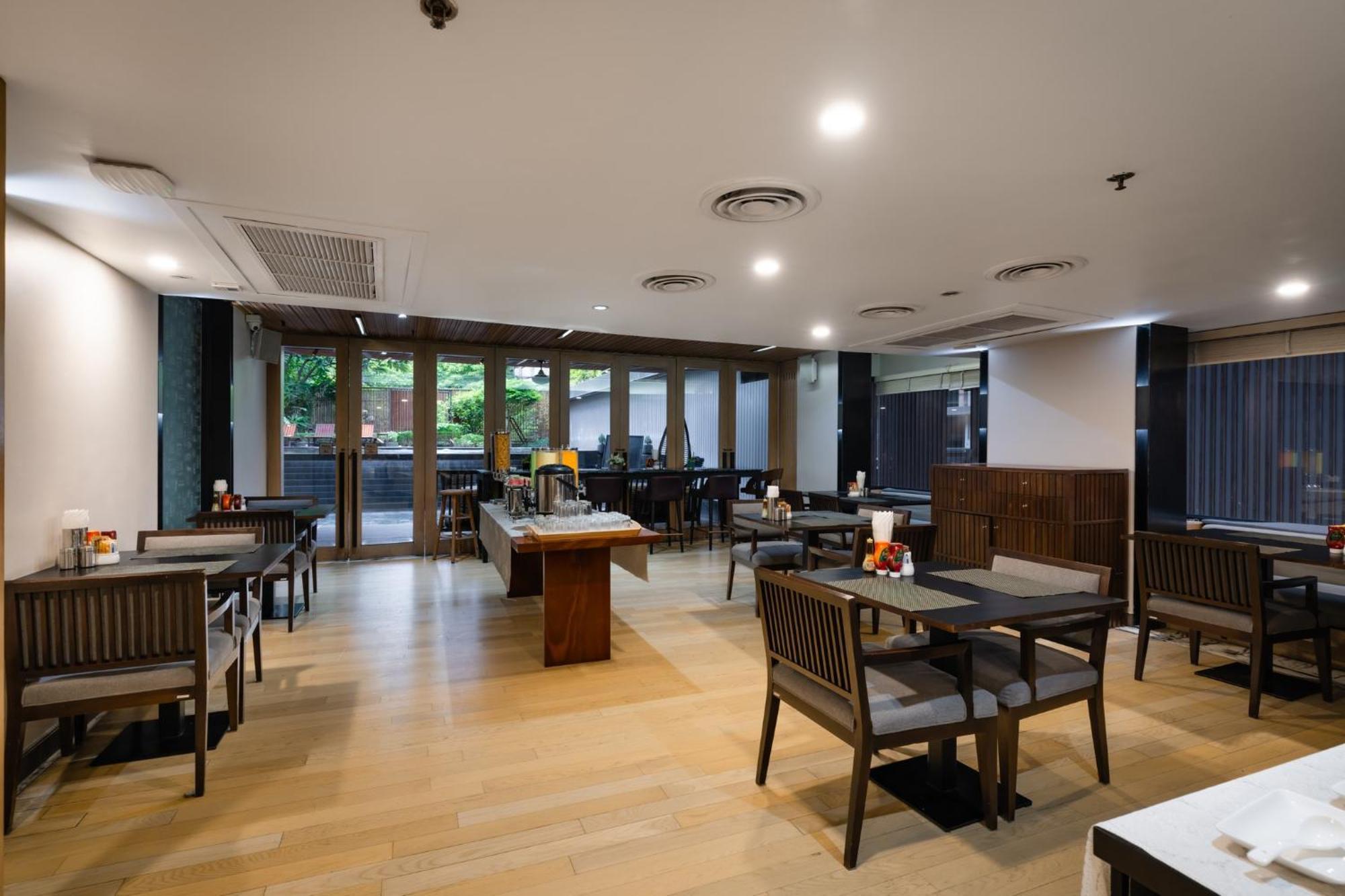 Arcadia Suites Bangkok Buitenkant foto